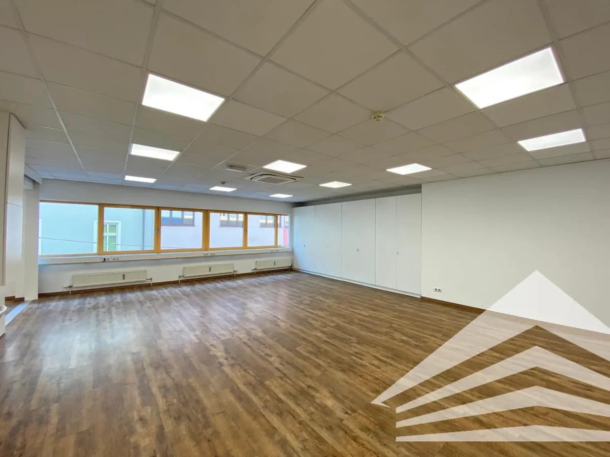 Gewerbeimmobilie mieten in Linz – 240 m², € 4.322