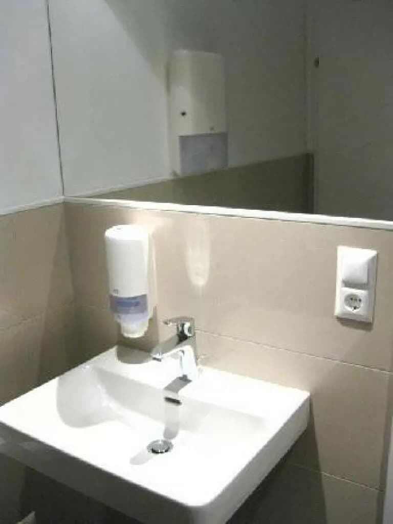 2-Zimmer-Gewerbeimmobilie mieten in Wien – 48 m², € 1.073 – Bild 6 von 10