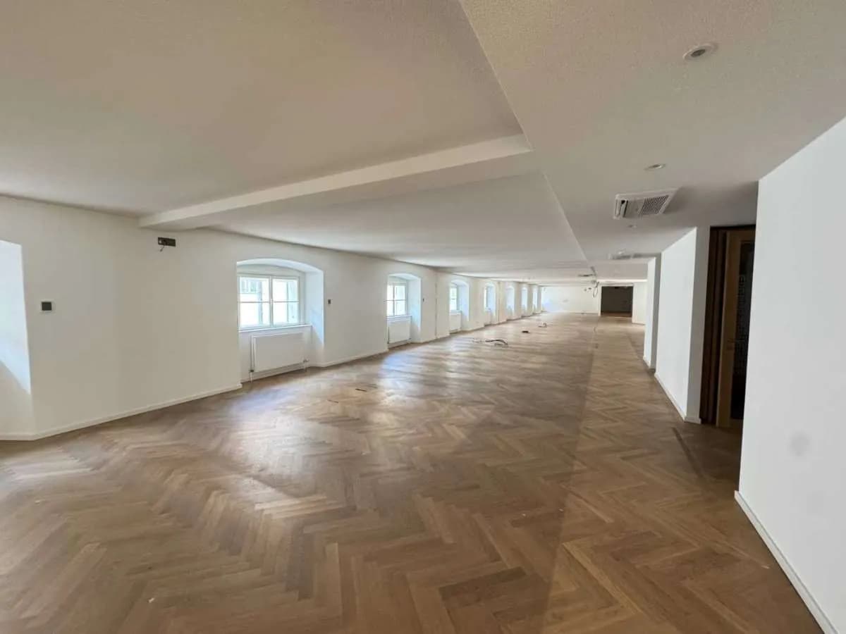 Gewerbeimmobilie mieten in Wien – 1 039 m², € 24 – Bild 2 von 12