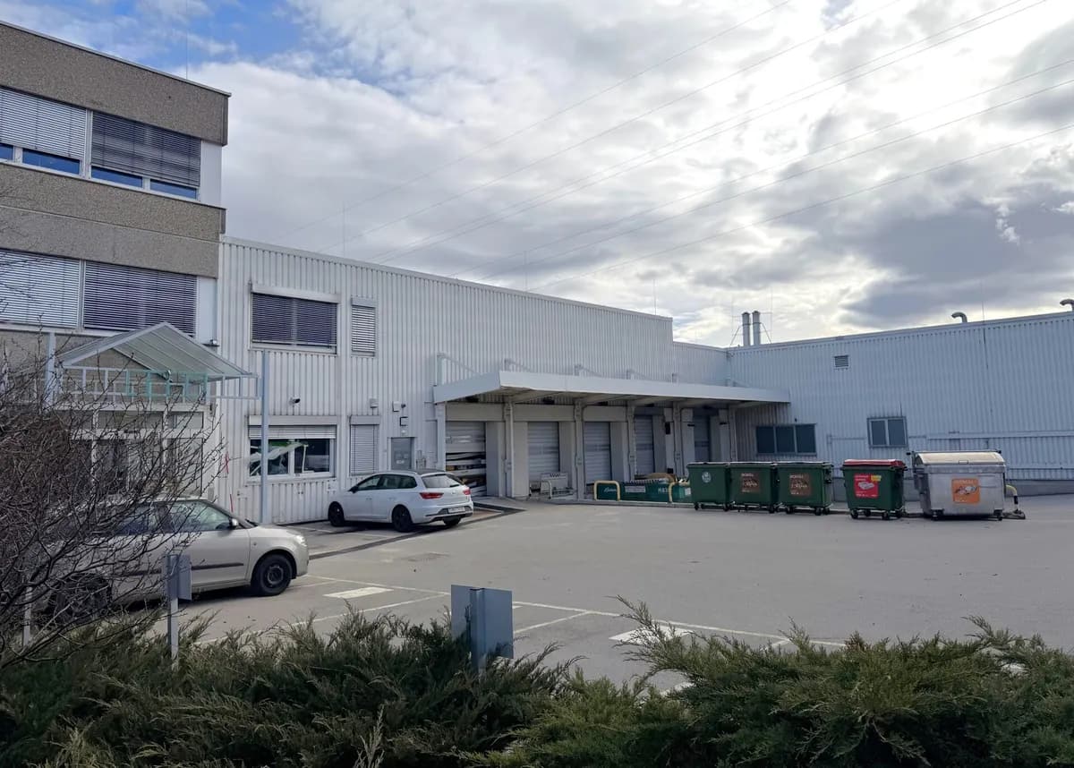 Gewerbeimmobilie mieten in Wien – 3 500 m², € 7 – Bild 3 von 8
