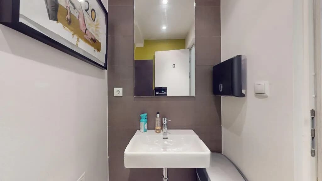 6-Zimmer-Gewerbeimmobilie mieten in Wien – 245 m², € 3.197 – Bild 32 von 37