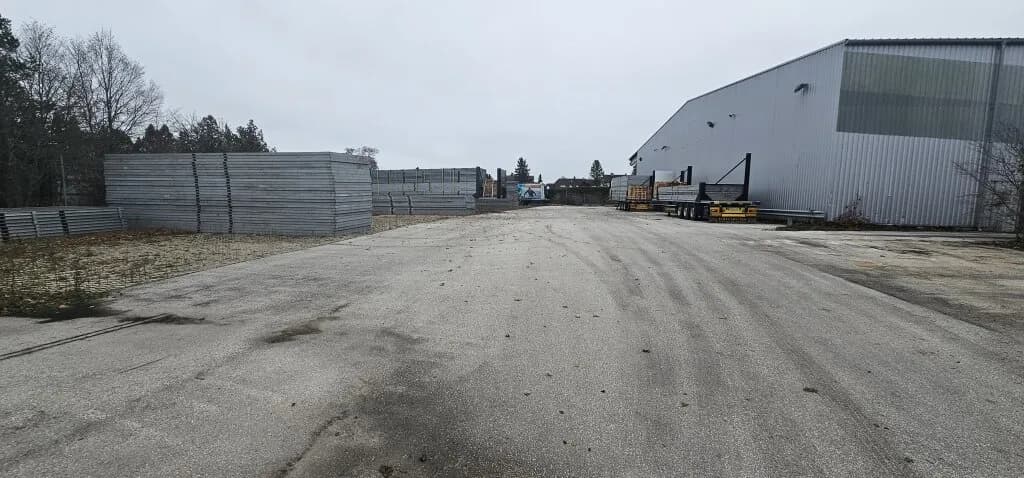 Immobilie mieten in Sankt Pölten – 1 500 m², € 2.400 – Bild 3 von 4