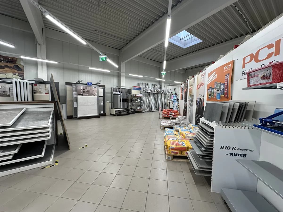 Gewerbeimmobilie mieten in Wiener Neustadt – 17 543 m², € 60.780 – Bild 8 von 21