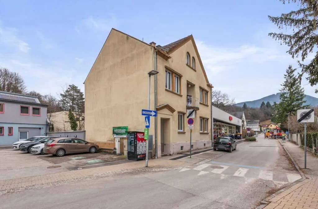Haus kaufen in Neunkirchen – 237 m², € 460.000 – Bild 2 von 13