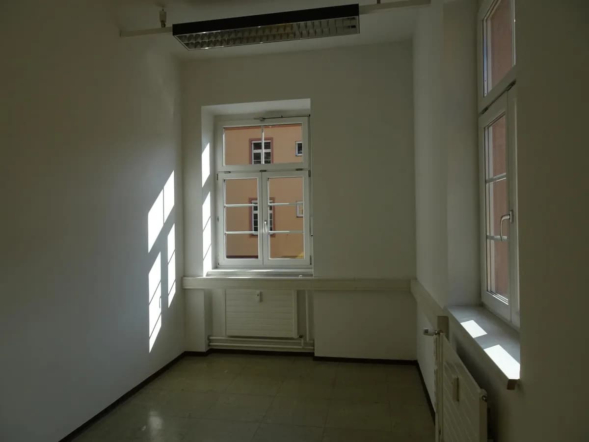 4-Zimmer-Gewerbeimmobilie mieten in Bruck-Mürzzuschlag – 90 m², € 1.142 – Bild 6 von 12