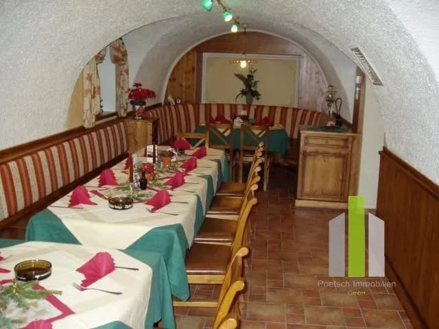 Gewerbeimmobilie kaufen in Vöcklabruck – 765 m², € 1.200.000 – Bild 4 von 8