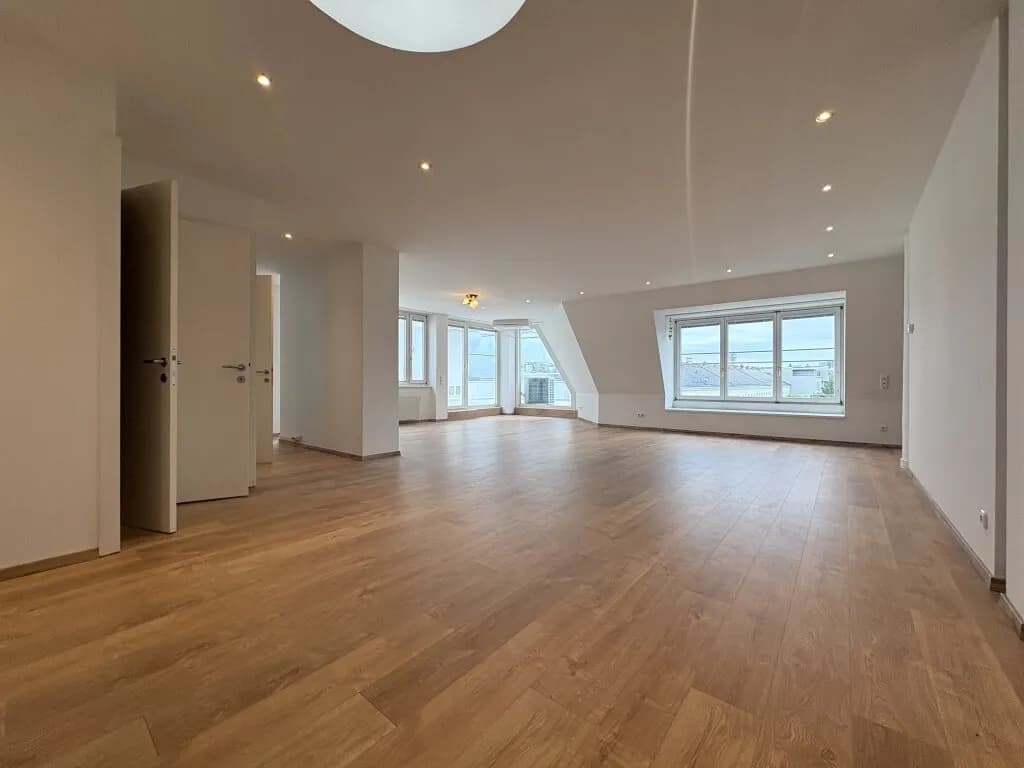 5-Zimmer-Wohnung mieten in Wien – 209 m², € 4.272