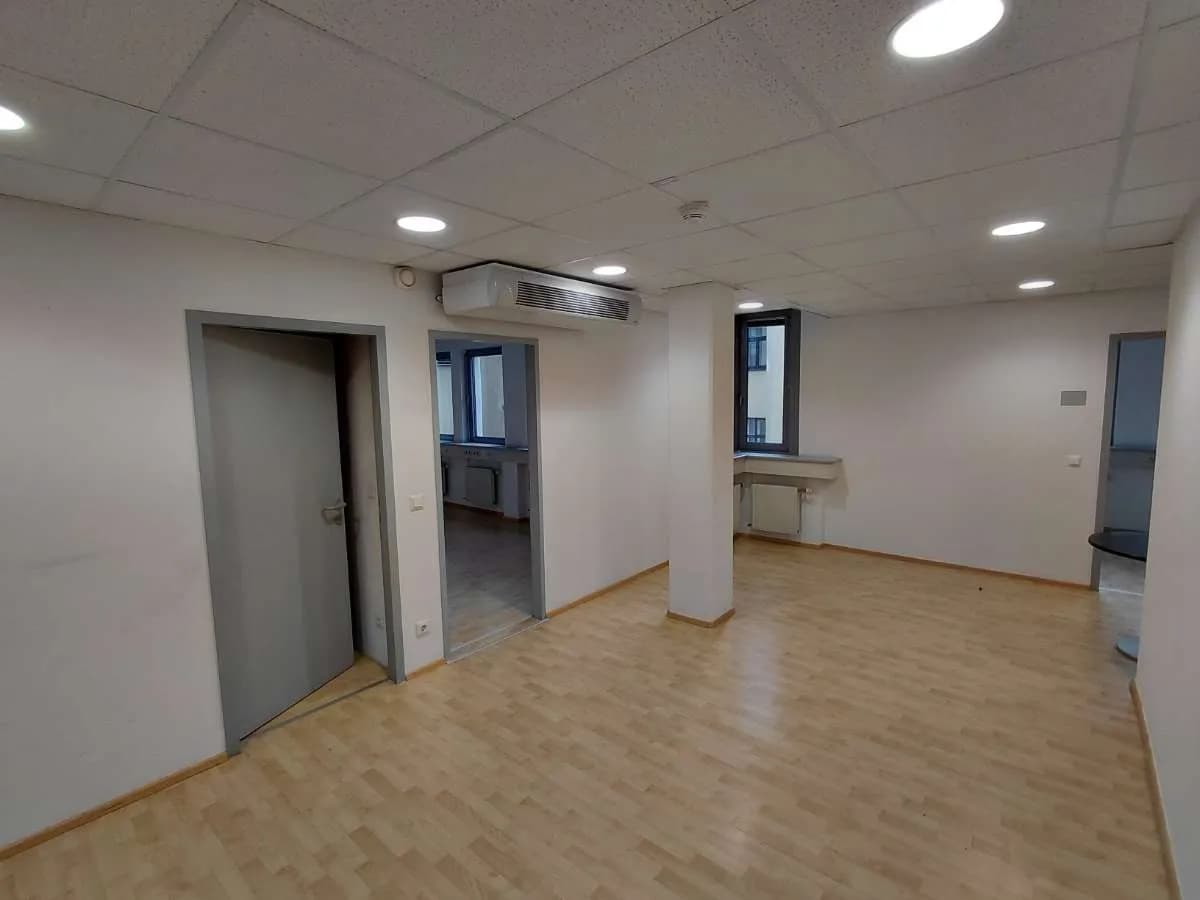 9-Zimmer-Gewerbeimmobilie mieten in Wien – 216 m², € 15 – Bild 3 von 13