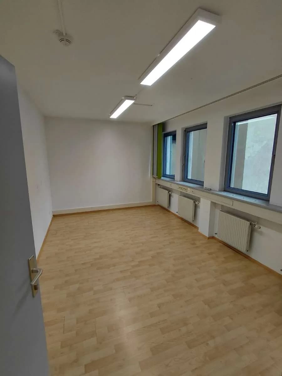 9-Zimmer-Gewerbeimmobilie mieten in Wien – 216 m², € 15 – Bild 5 von 13