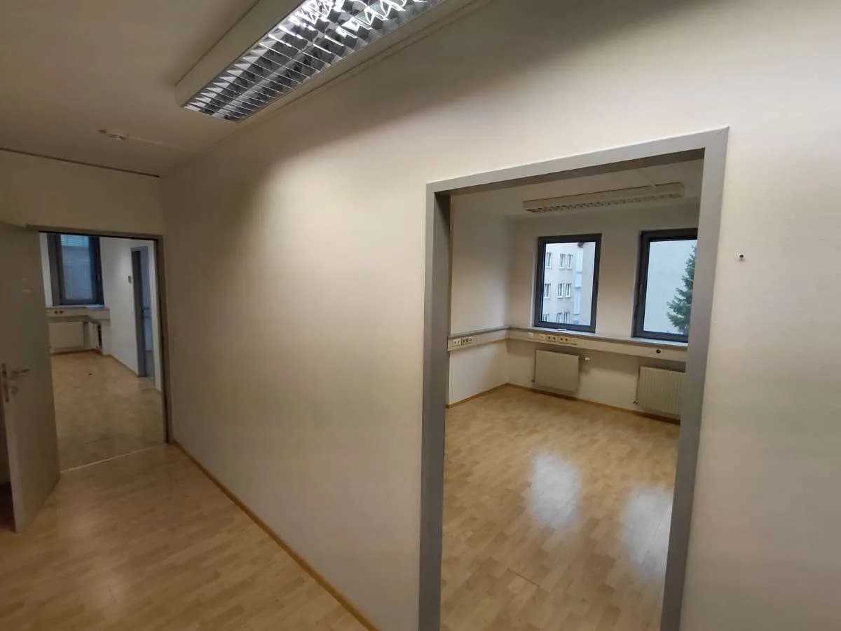 9-Zimmer-Gewerbeimmobilie mieten in Wien – 216 m², € 15 – Bild 7 von 13