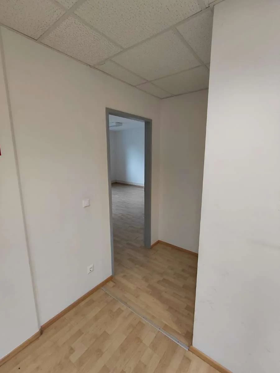 9-Zimmer-Gewerbeimmobilie mieten in Wien – 216 m², € 15 – Bild 8 von 13
