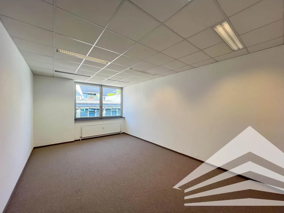 6-Zimmer-Gewerbeimmobilie mieten in Linz – 197 m², € 2.735 – Bild 4 von 11