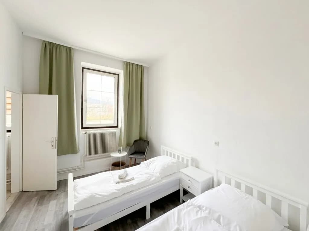 20-Zimmer-Gewerbeimmobilie kaufen in Neunkirchen – 454 m², € 749.000 – Bild 7 von 17