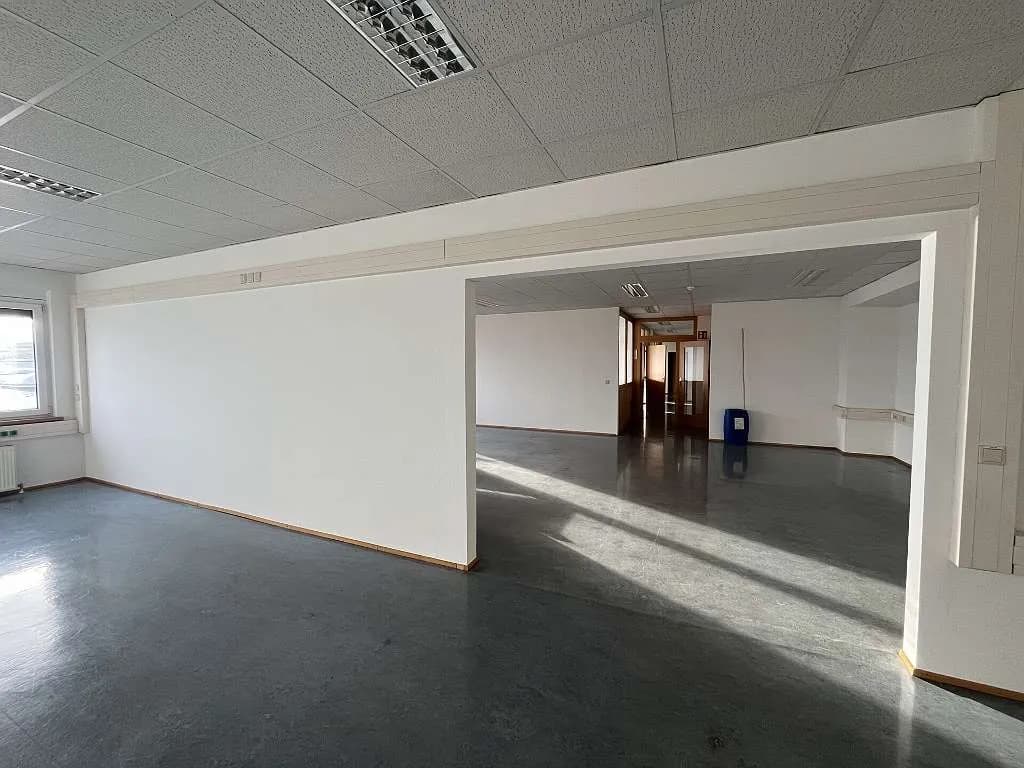Gewerbeimmobilie mieten in Mödling – 409 m², € 5.159