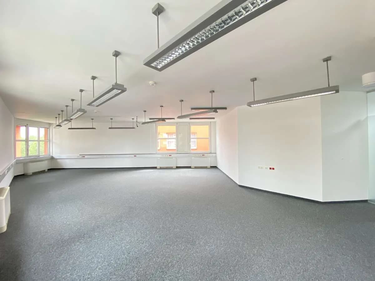 Gewerbeimmobilie mieten in Linz – 400 m², € 5.353 – Bild 1 von 13