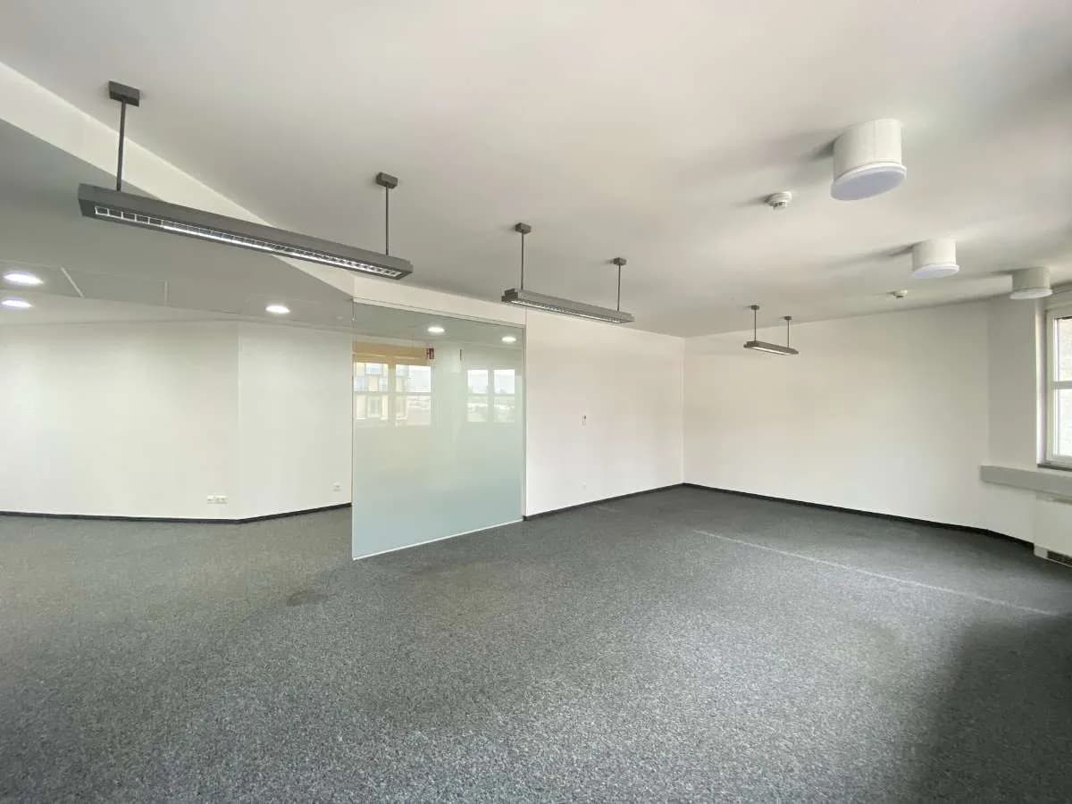 Gewerbeimmobilie mieten in Linz – 400 m², € 5.353 – Bild 4 von 13