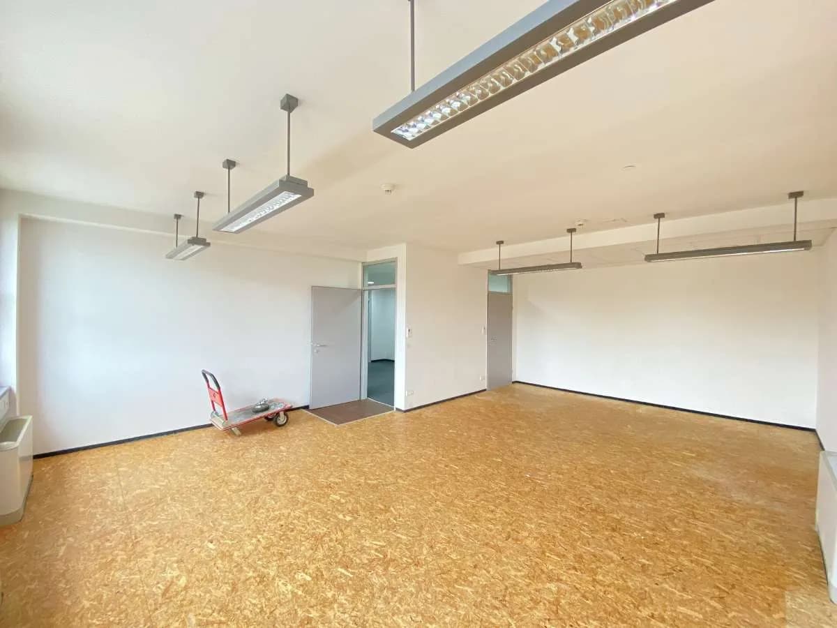 Gewerbeimmobilie mieten in Linz – 400 m², € 5.353 – Bild 8 von 13