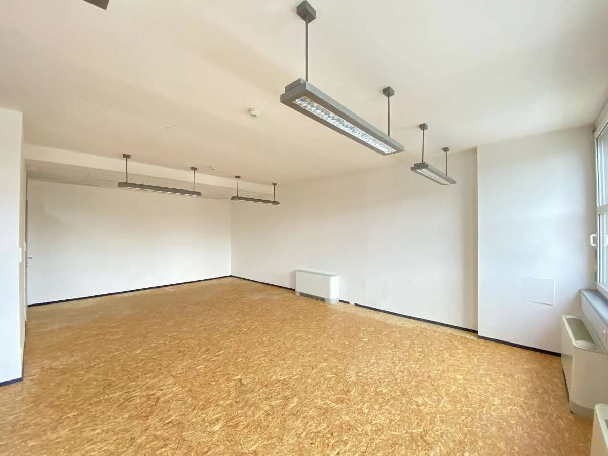 Gewerbeimmobilie mieten in Linz – 400 m², € 5.353 – Bild 9 von 13