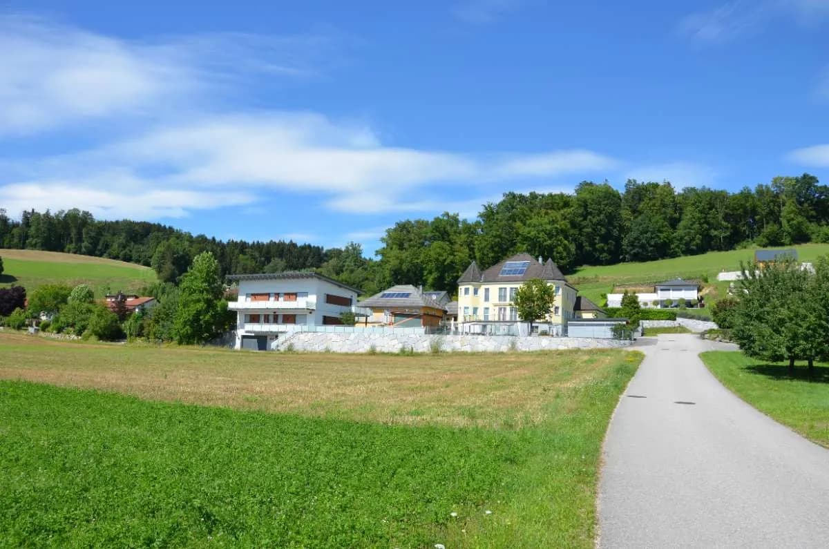 Grundstück kaufen in Perg – 678 m², € 70.476
