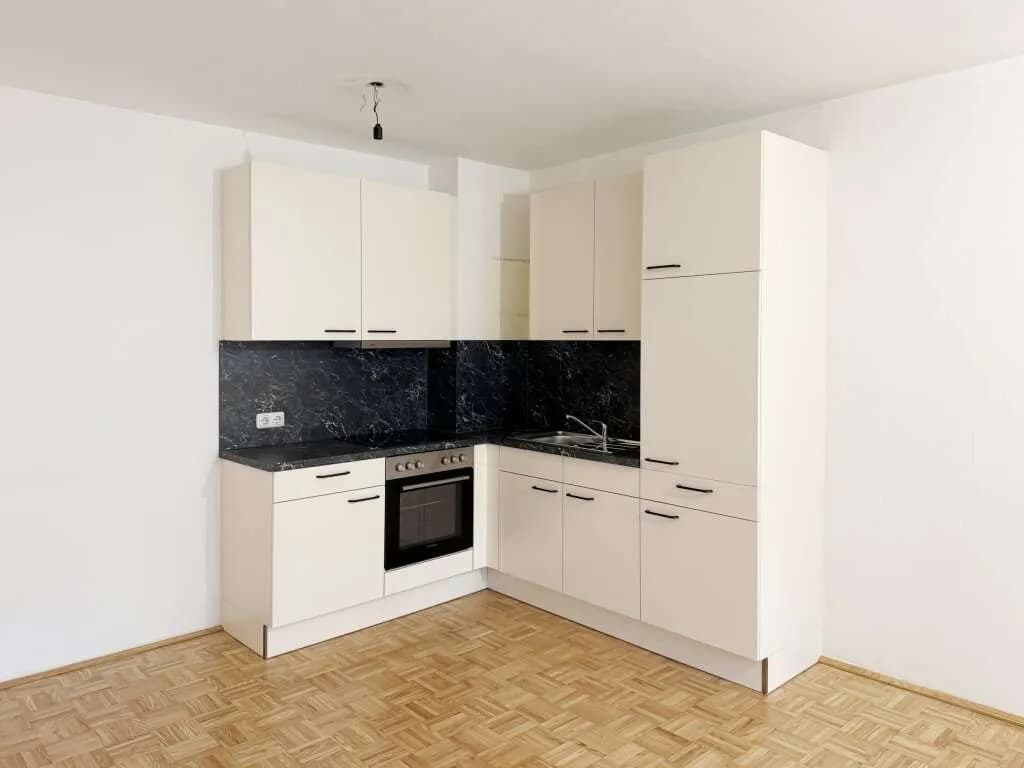 Immobilie kaufen in Wels – 1 177,12 m² – Bild 2 von 9