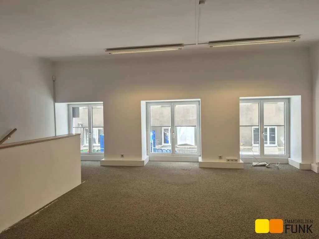 Gewerbeimmobilie mieten in Wien – 160 m², € 2.342 – Bild 2 von 26