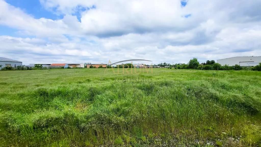 Immobilie kaufen in Gänserndorf – 12 496 m², € 1.399.000 – Bild 3 von 4