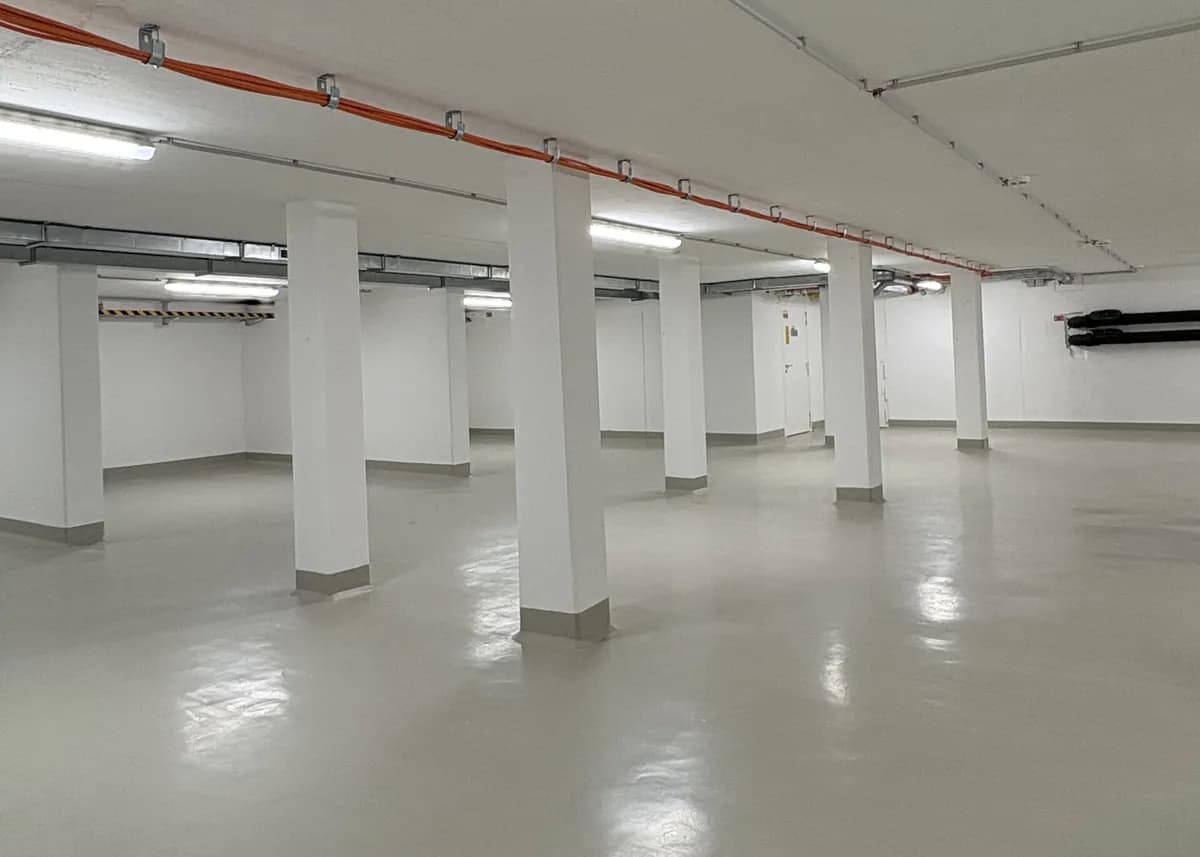Gewerbeimmobilie mieten in Wien – 2 275 m², € 8
