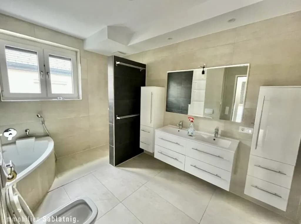 8-Zimmer-Haus kaufen in Bruck an der Leitha – 447,6 m², € 800.000 – Bild 15 von 32