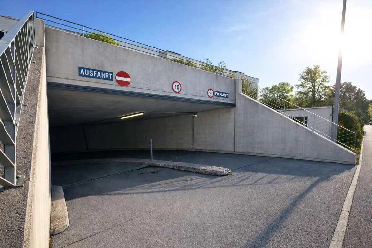 Immobilie kaufen in Innsbruck-Land – 855 m², € 1.250.000 – Bild 2 von 10
