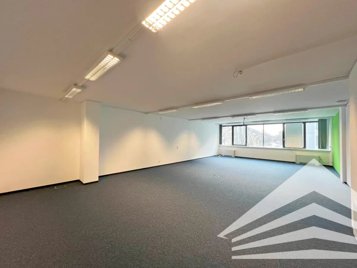 Gewerbeimmobilie mieten in Linz – 181 m², € 2.232