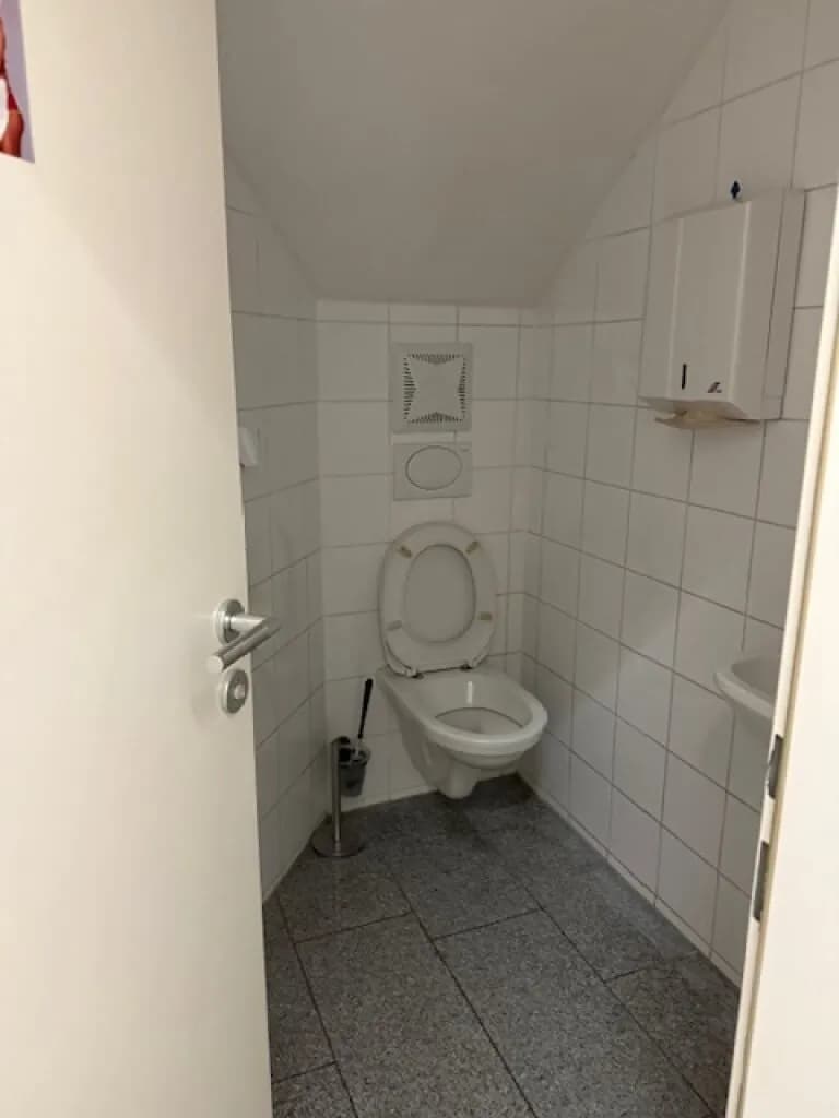 4-Zimmer-Wohnung mieten in Wien – 130 m², € 2.053 – Bild 4 von 5
