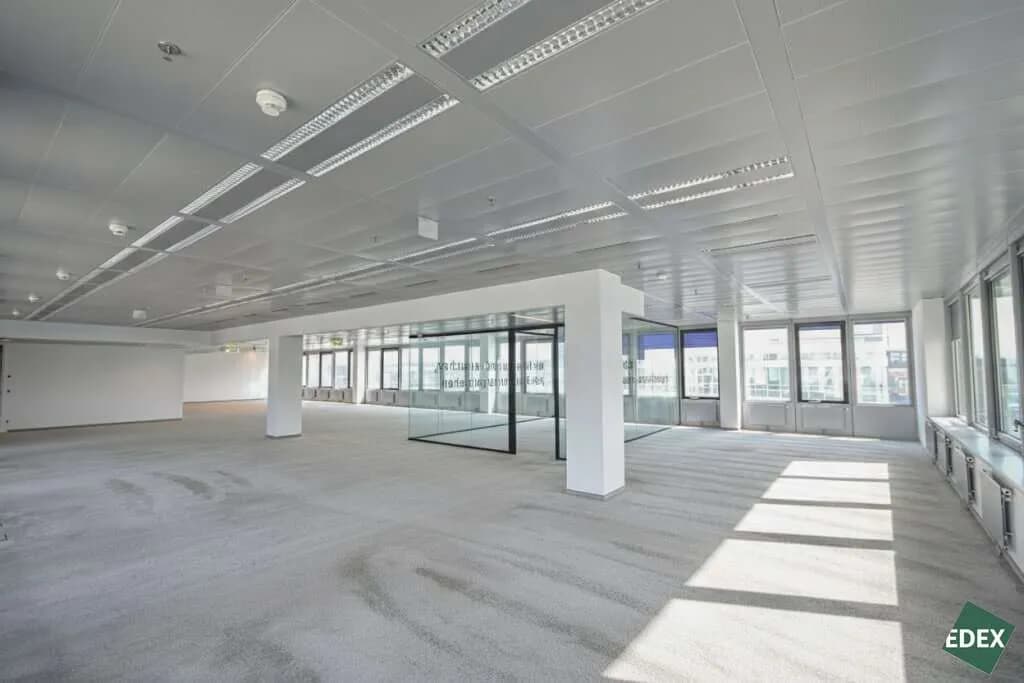 Gewerbeimmobilie mieten in Wien – 1 433 m², € 16