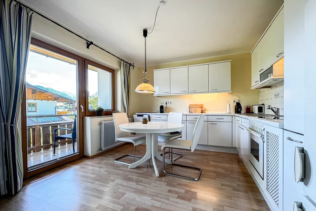 3-Zimmer-Wohnung mieten in Kitzbühel – 93 m², € 1.340 – Bild 2 von 6