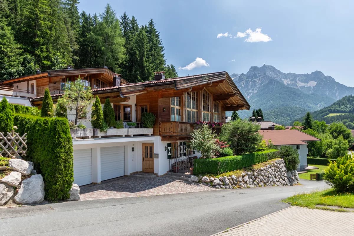 5-Zimmer-Haus kaufen in Kitzbühel – 213 m², € 1.980.000 – Bild 2 von 8