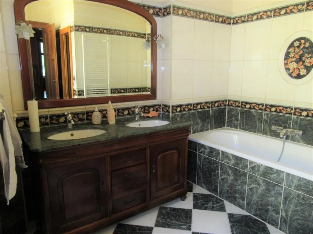 10-Zimmer-Immobilie kaufen in Baden – 360 m², € 2.500.000 – Bild 14 von 26