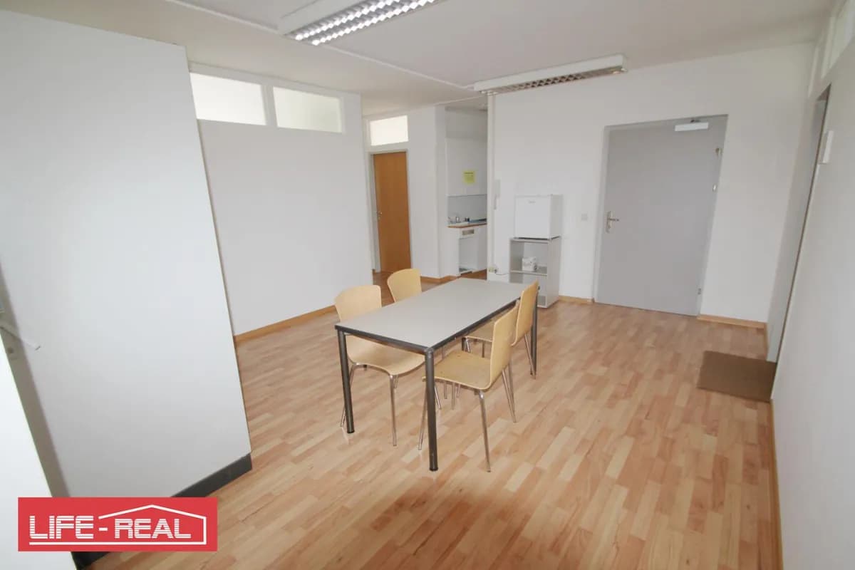 1-Zimmer-Gewerbeimmobilie mieten in Linz – 25 m², € 410 – Bild 4 von 6