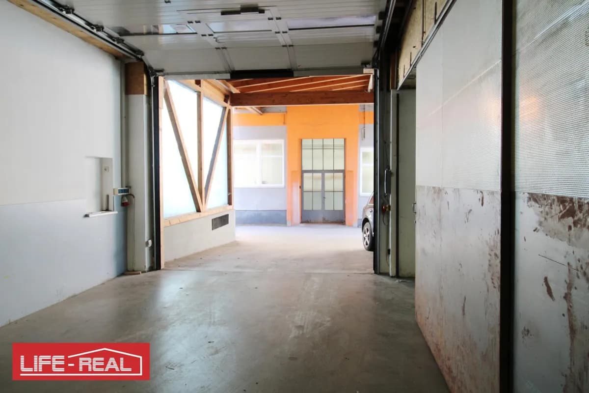 Gewerbeimmobilie mieten in Vöcklabruck – 390 m², € 2.796 – Bild 2 von 10