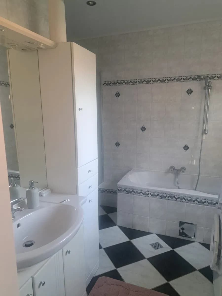 7-Zimmer-Haus mieten in Gänserndorf – 179 m², € 1.400 – Bild 11 von 13