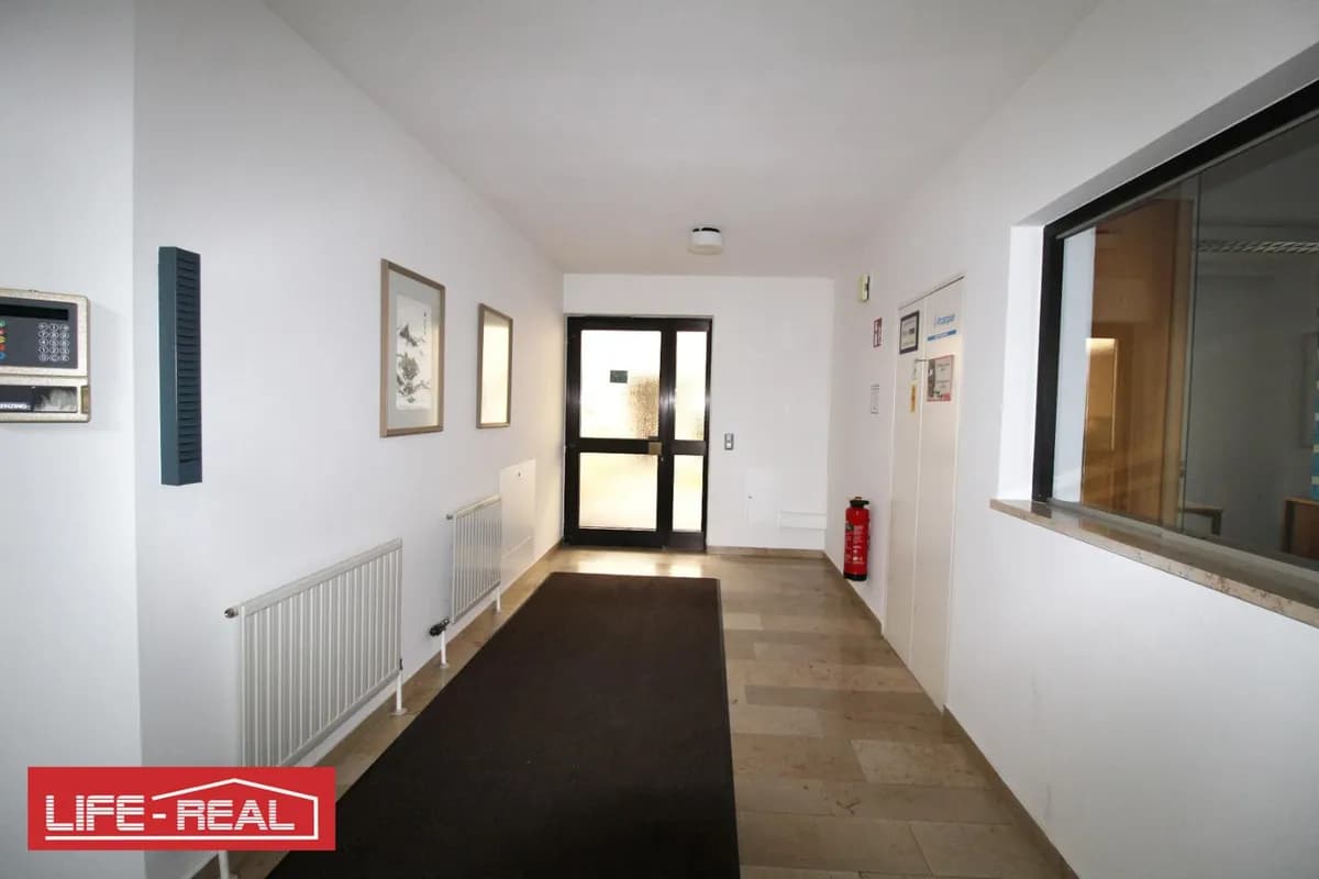 3-Zimmer-Gewerbeimmobilie mieten in Linz – 65 m², € 550 – Bild 3 von 8