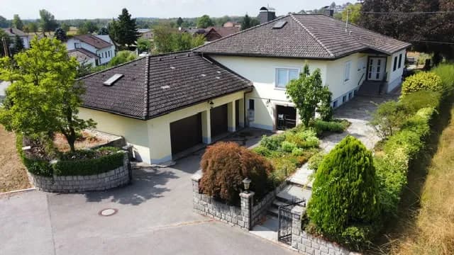 7-Zimmer-Haus mieten in Perg – 170 m², € 1.490