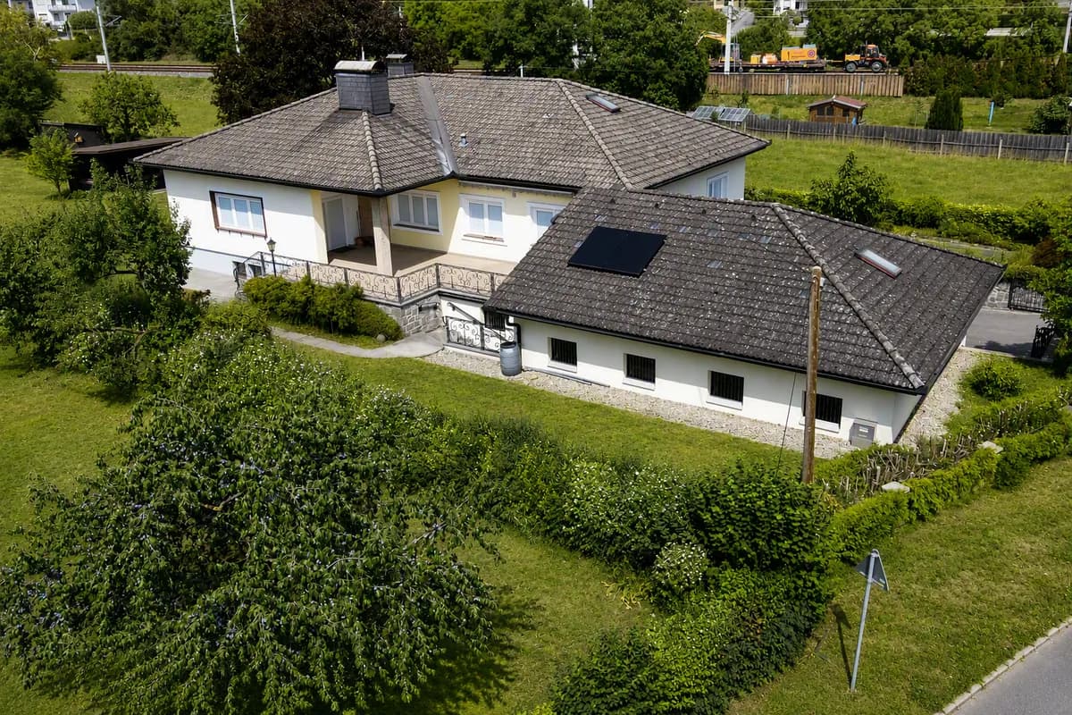 7-Zimmer-Haus mieten in Perg – 170 m², € 1.490 – Bild 2 von 18