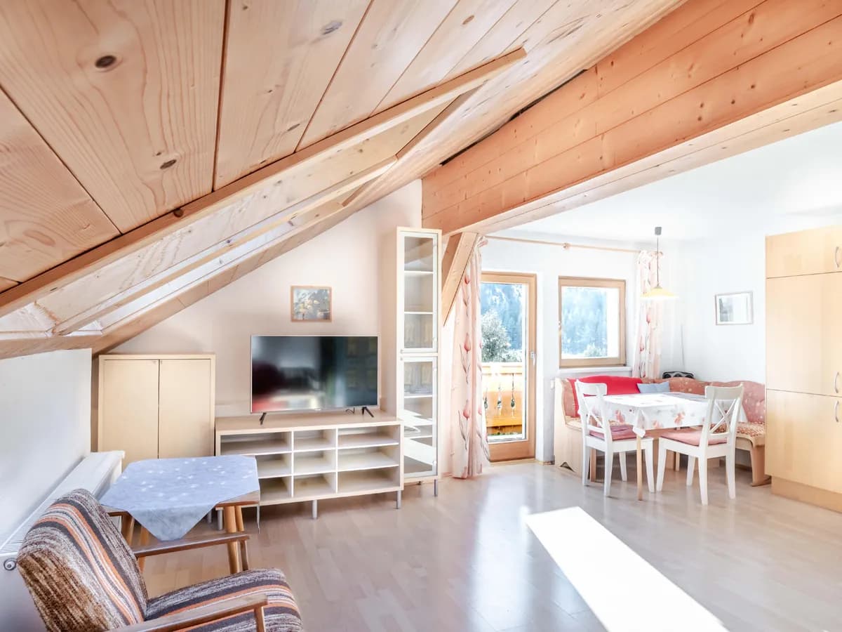 2-Zimmer-Wohnung kaufen in Innsbruck-Land – 56 m², € 224.000 – Bild 2 von 8