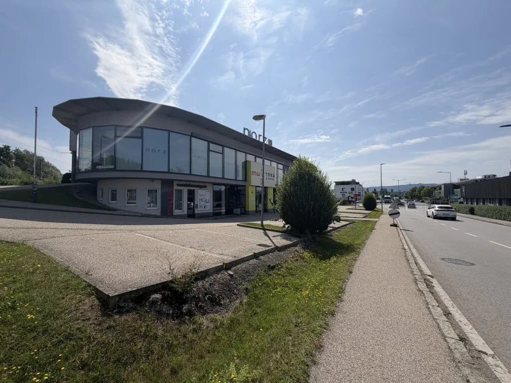 Gewerbeimmobilie kaufen in Vöcklabruck – 330 m², € 689.000 – Bild 2 von 19
