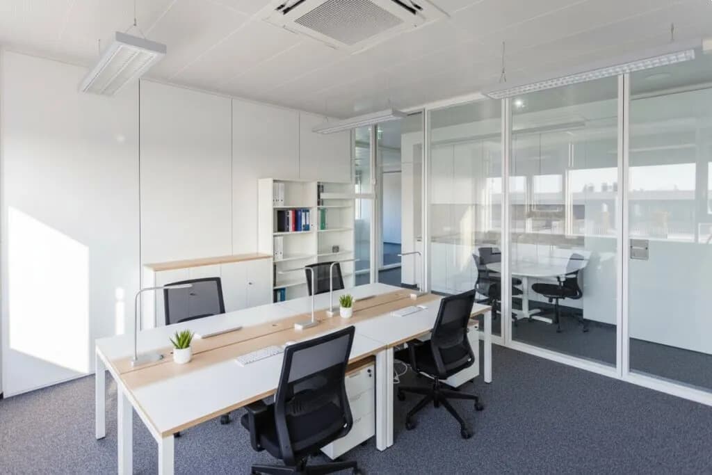 3-Zimmer-Gewerbeimmobilie mieten in Salzburg Stadt – 91 m², € 1.580 – Bild 2 von 13