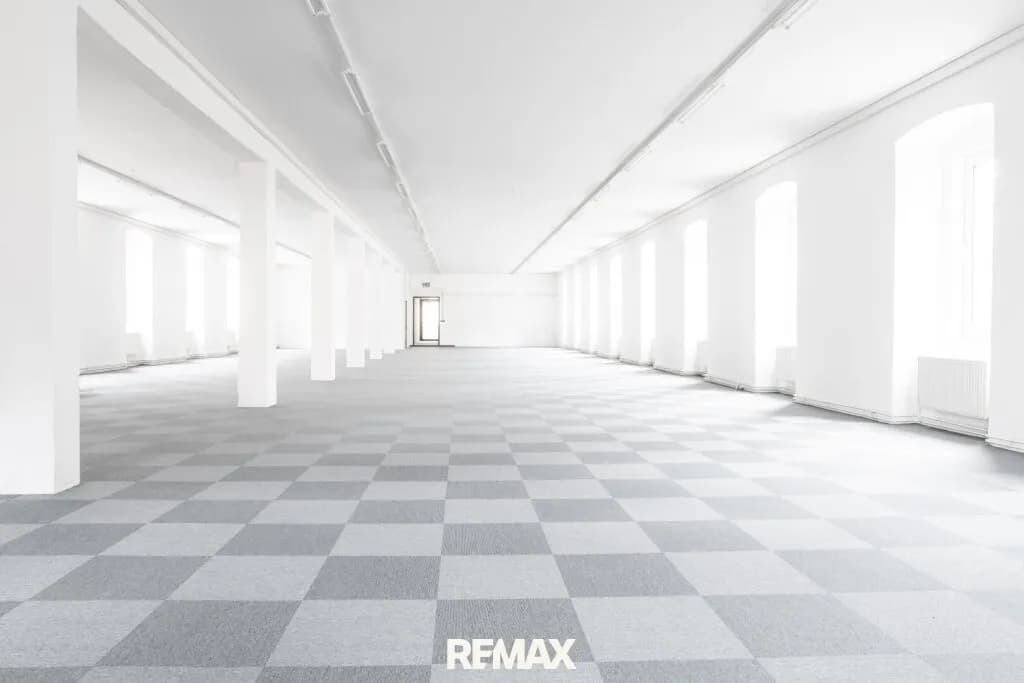 Gewerbeimmobilie mieten in Urfahr-Umgebung – 450 m², € 4.725