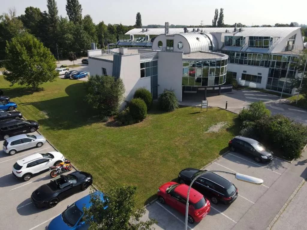 4-Zimmer-Gewerbeimmobilie mieten in Baden – 72 m², € 1.080 – Bild 2 von 32