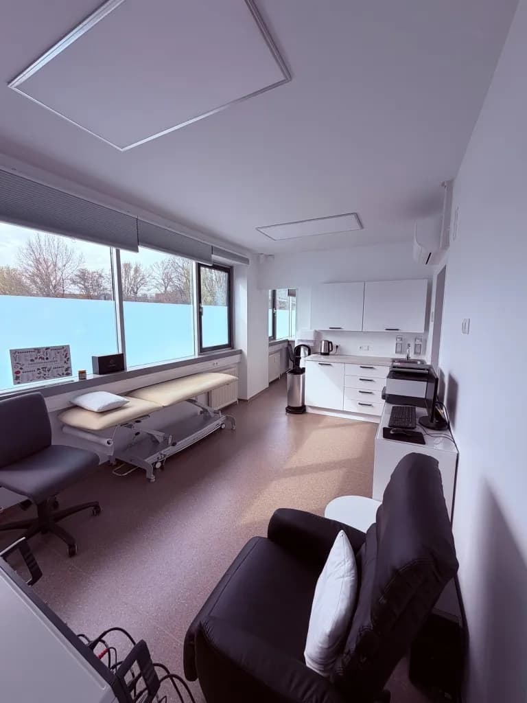 4-Zimmer-Gewerbeimmobilie mieten in Baden – 72 m², € 1.080 – Bild 8 von 32