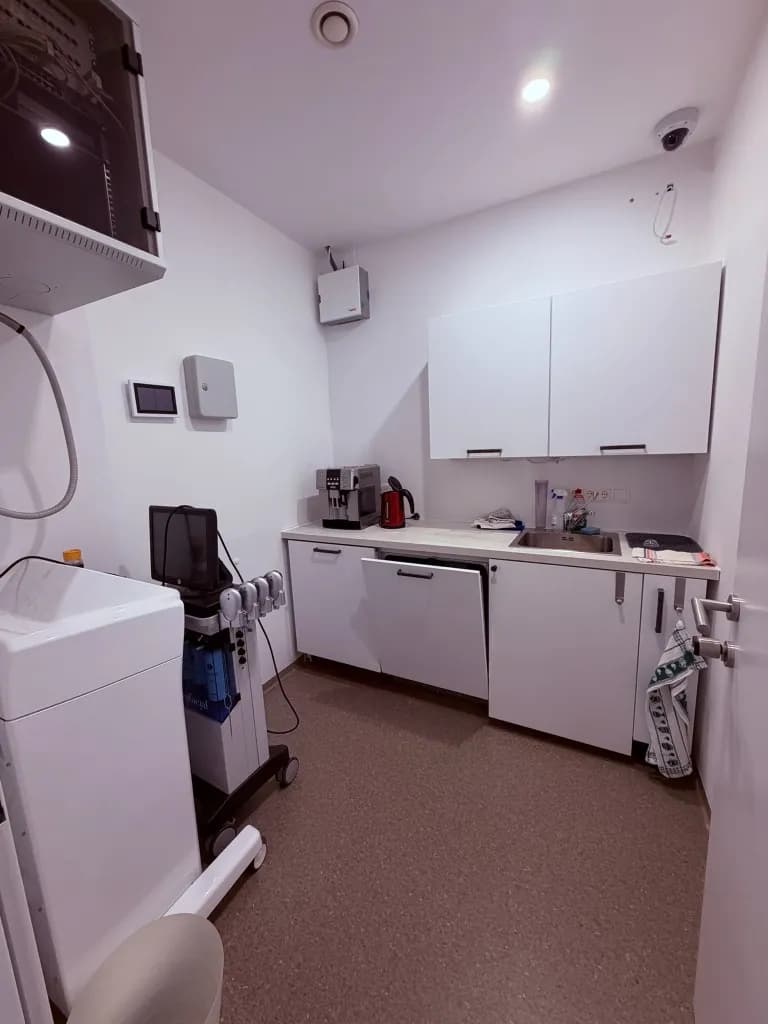 4-Zimmer-Gewerbeimmobilie mieten in Baden – 72 m², € 1.080 – Bild 10 von 32