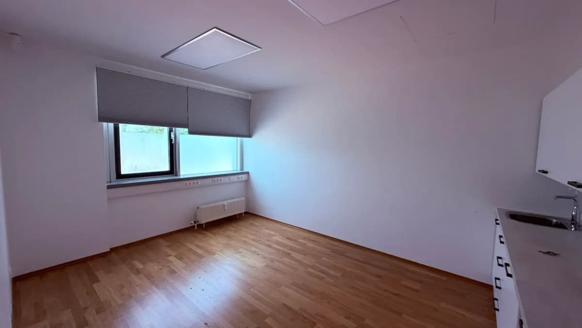 4-Zimmer-Gewerbeimmobilie mieten in Baden – 72 m², € 1.080 – Bild 30 von 32