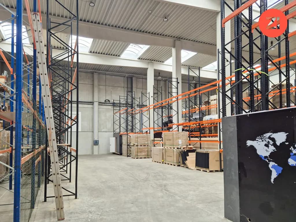 Gewerbeimmobilie mieten in Linz Land – 420 m², € 3.000 – Bild 2 von 3